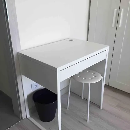 בית אירוח Arena No. 100 *